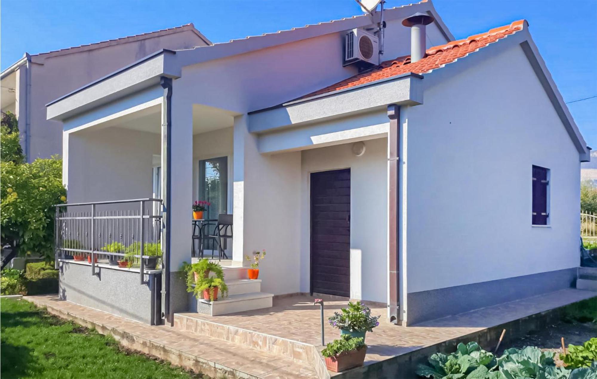 2 Bedroom In Kastel Novi